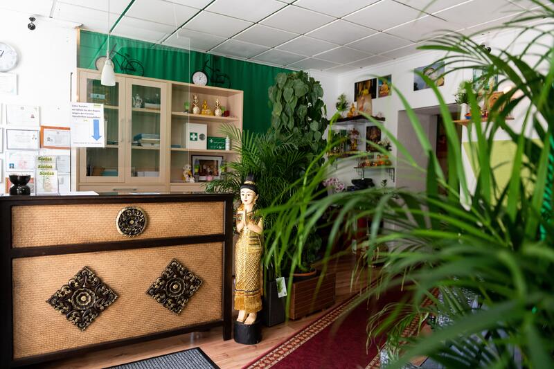 Eingangsbereich mit Empfangstresen